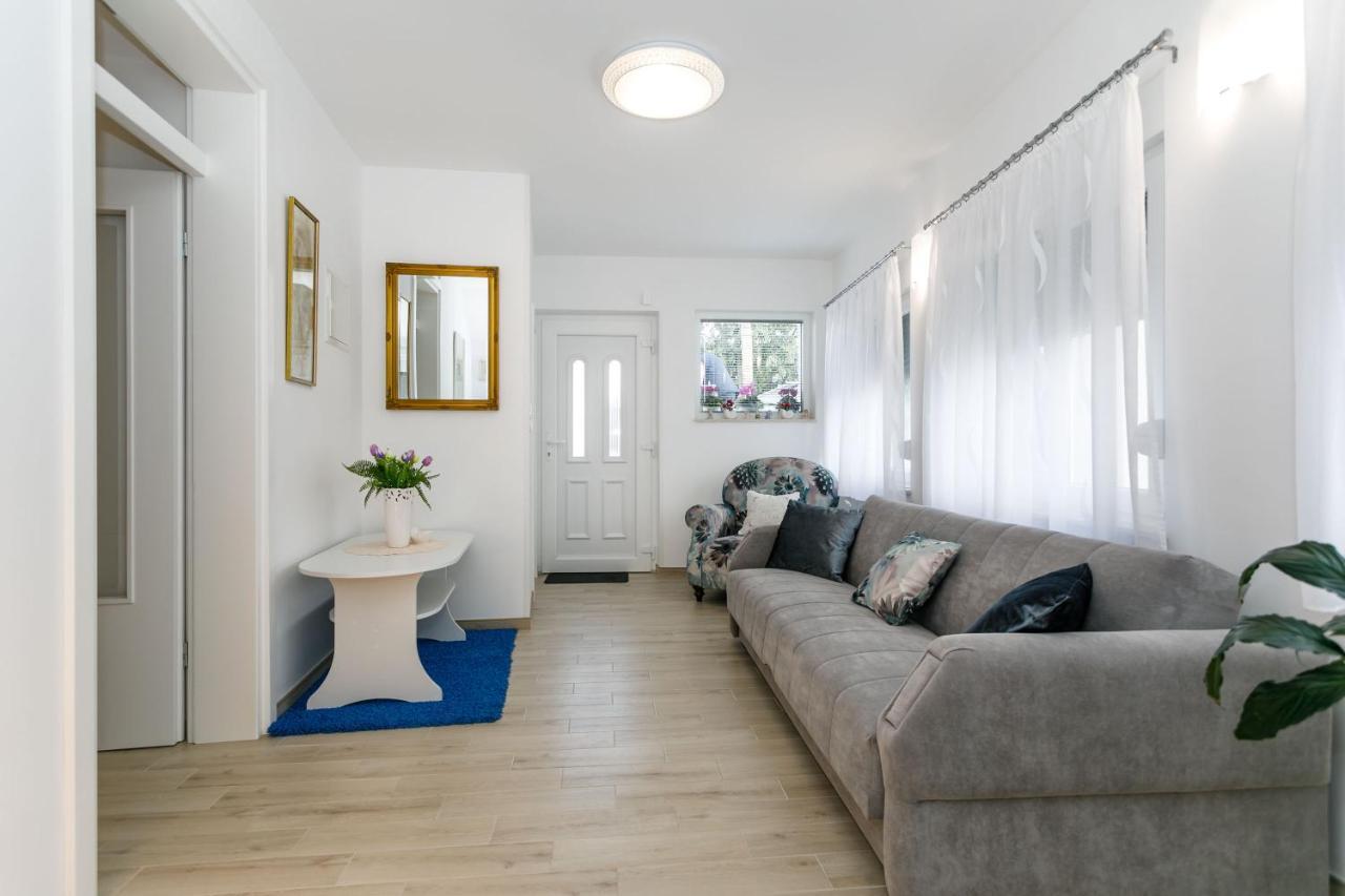 Apartment Near The Sea Judita マリンスカ エクステリア 写真
